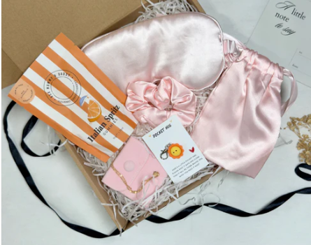 Just because gift box - Sending hugs – Yammi Gift Box